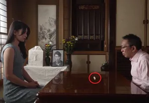 Một ngày sau tang lễ ông xã, người yêu của con trai đã bị bố ông chồng ép trả bài không bao đến mang thai